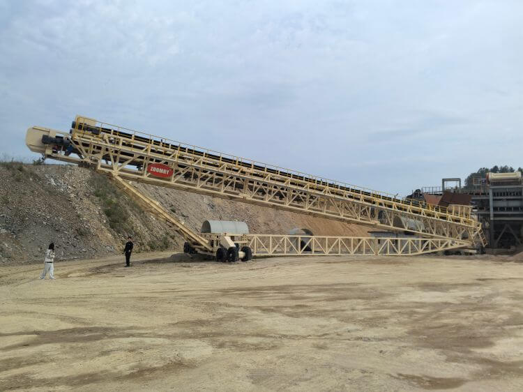 stacker conveyor