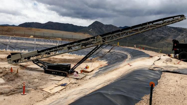 hopper feeder conveyor