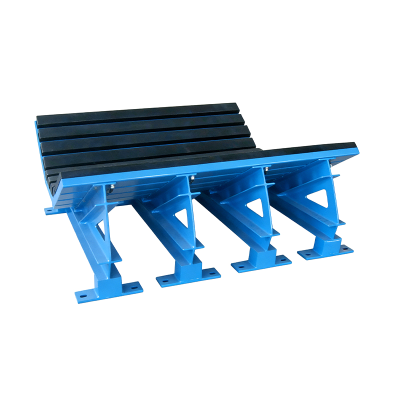 Diagram showing vertical clearance tolerance: buffer bed top surface 2-5mm lower than adjacent troughing idlers