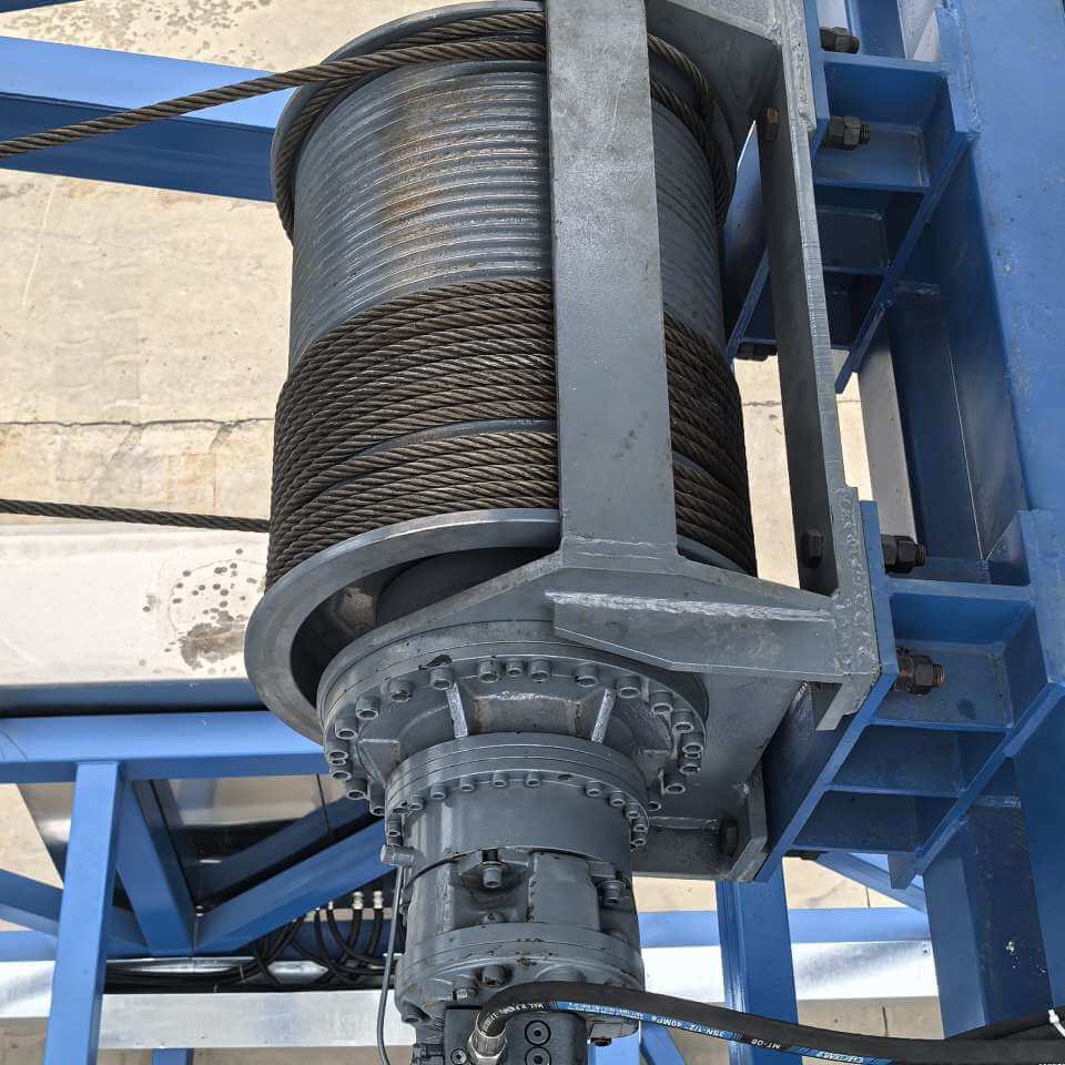 Slewing bearing and reducer inspection