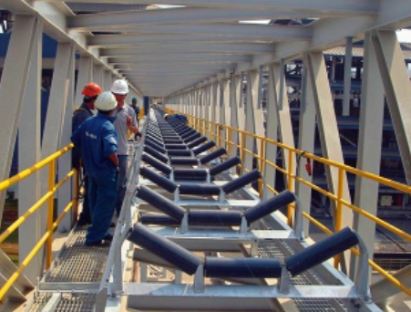 What is the role of belt conveyor rollers in belt conveyors?