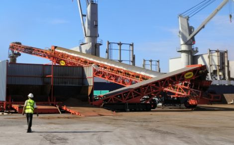 Mobile Truck Unloader vs. Stationary Systems